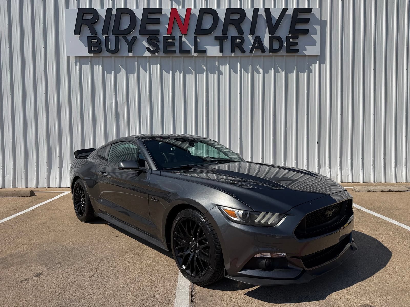 Used 2016 Ford Mustang GT Premium w/ GT Performance Package RWD image 9