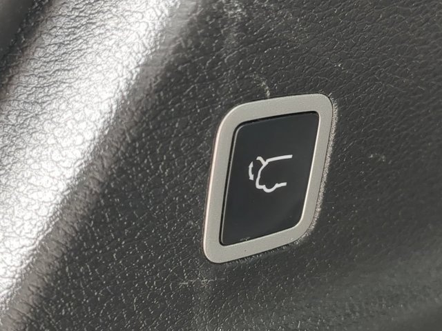 Used 2025 Chrysler Pacifica Limited FWD image 15