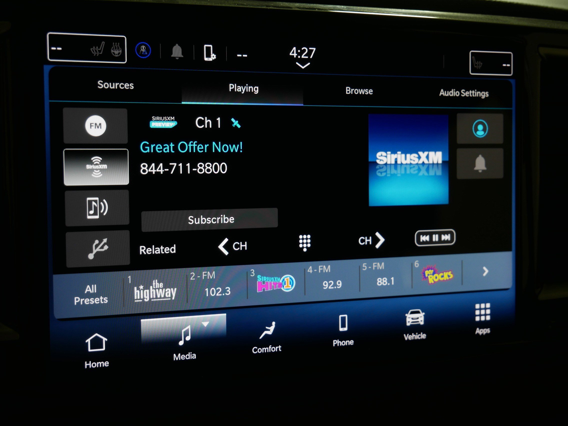 Used 2024 Chrysler Pacifica Touring-L image 22