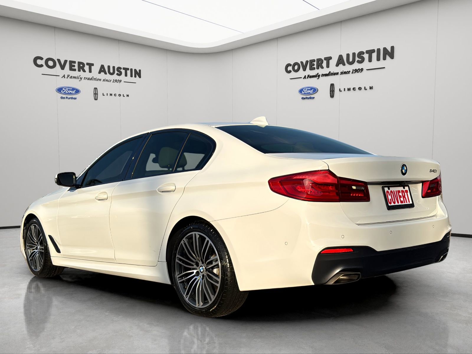 Used 2019 BMW 540i w/ M Sport Package RWD image 3