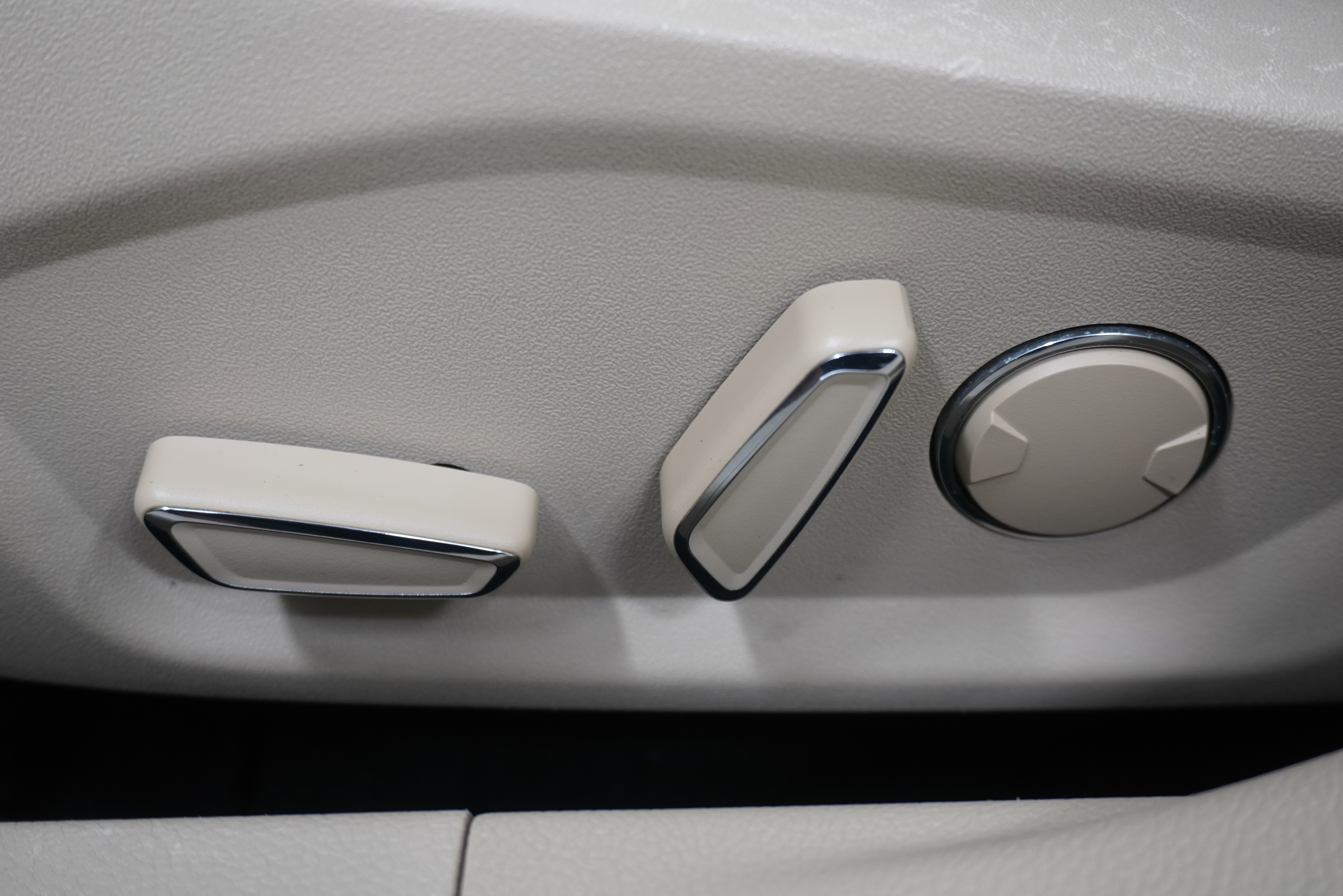 Used 2016 Ford Fusion SE FWD image 15