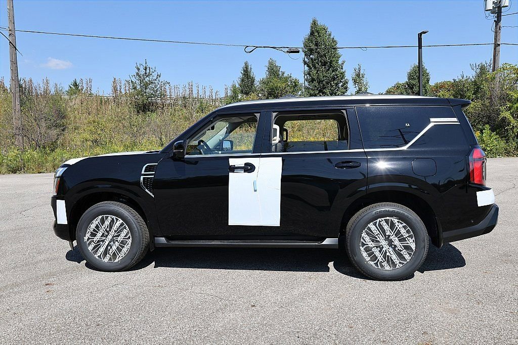 New 2026 Nissan Armada Platinum image 2