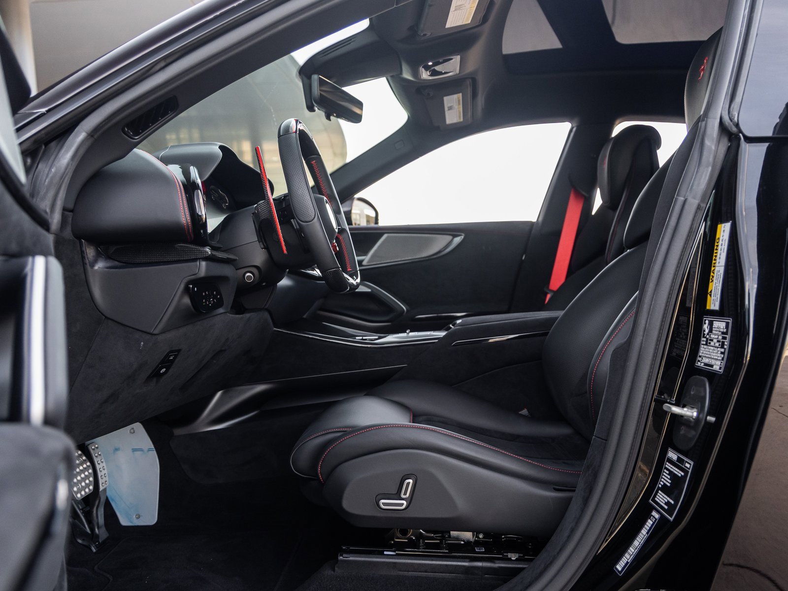 Used 2025 Ferrari Purosangue image 26