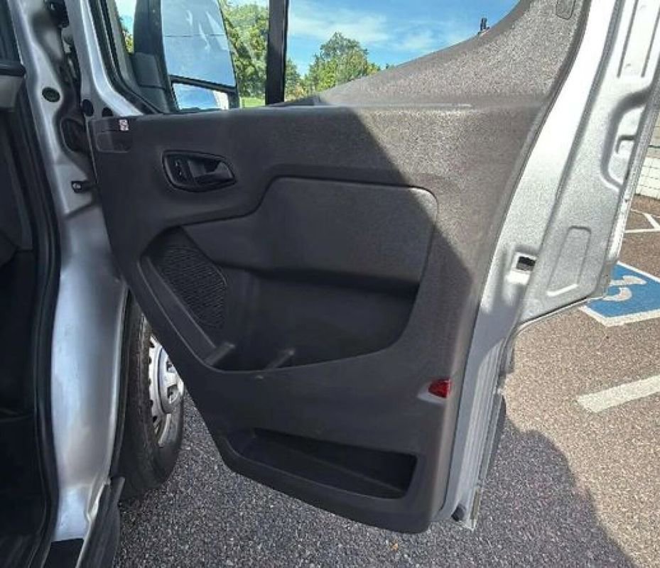 Used 2020 Ford Transit 250 Low Roof AWD image 15
