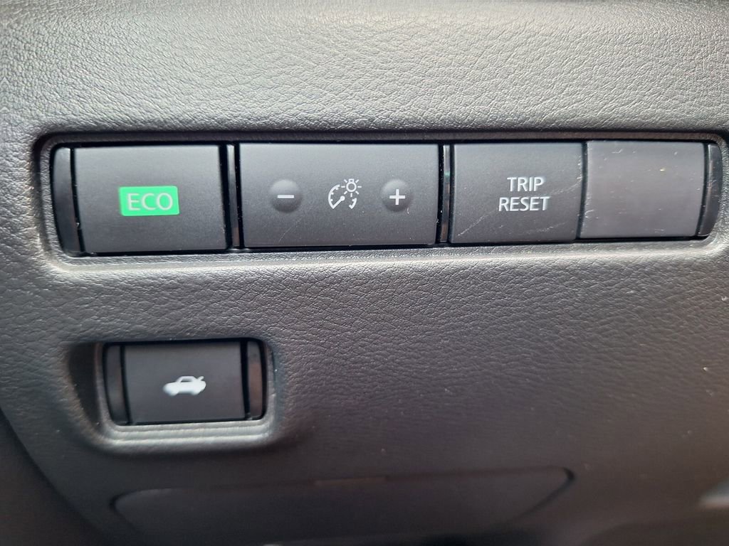 Used 2024 Nissan Sentra SV image 12