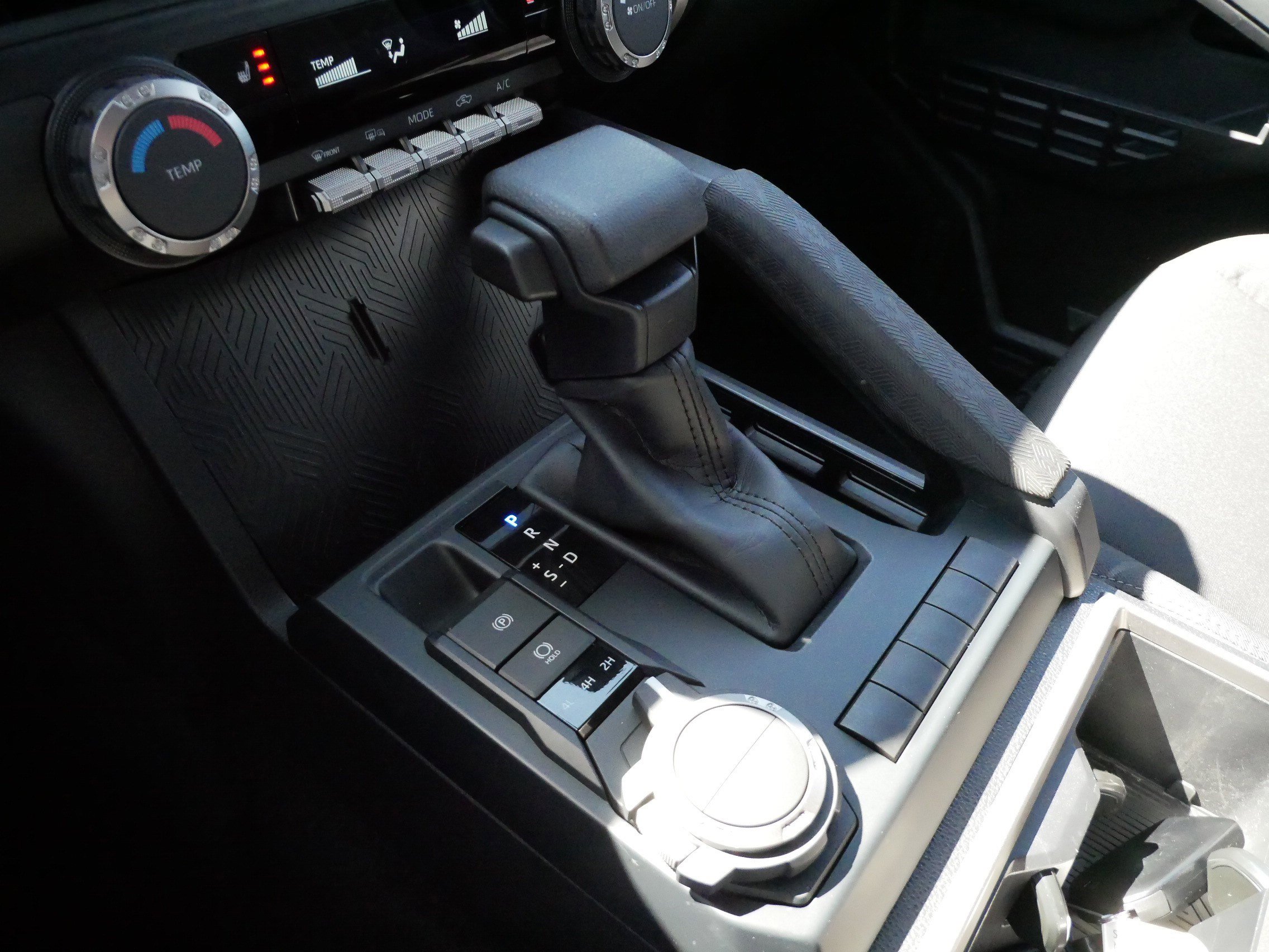 Certified 2024 Toyota Tacoma SR5 AWD/4WD image 24