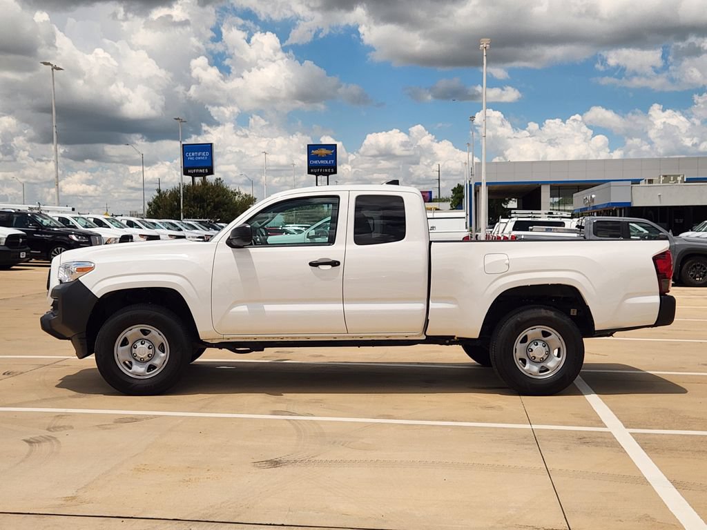 Used 2022 Toyota Tacoma SR RWD image 4