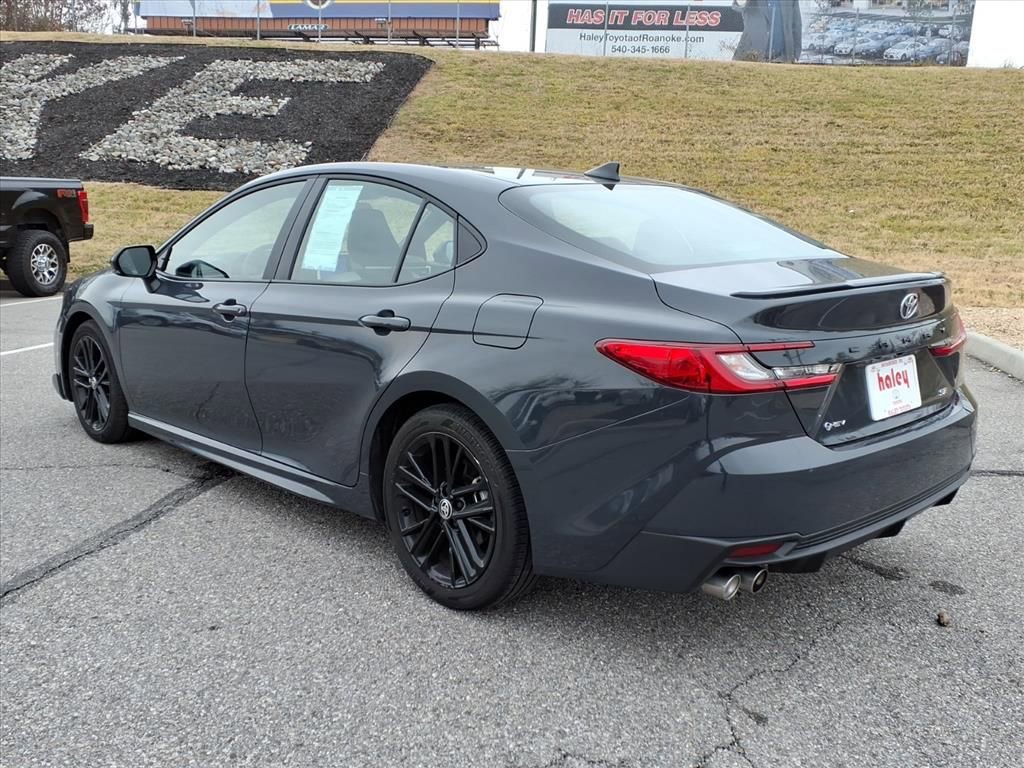 Used 2025 Toyota Camry SE image 7