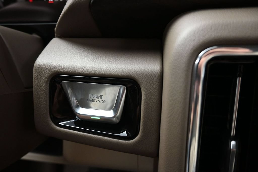 New 2026 GMC Yukon Denali w/ Denali Reserve Package AWD/4WD image 13
