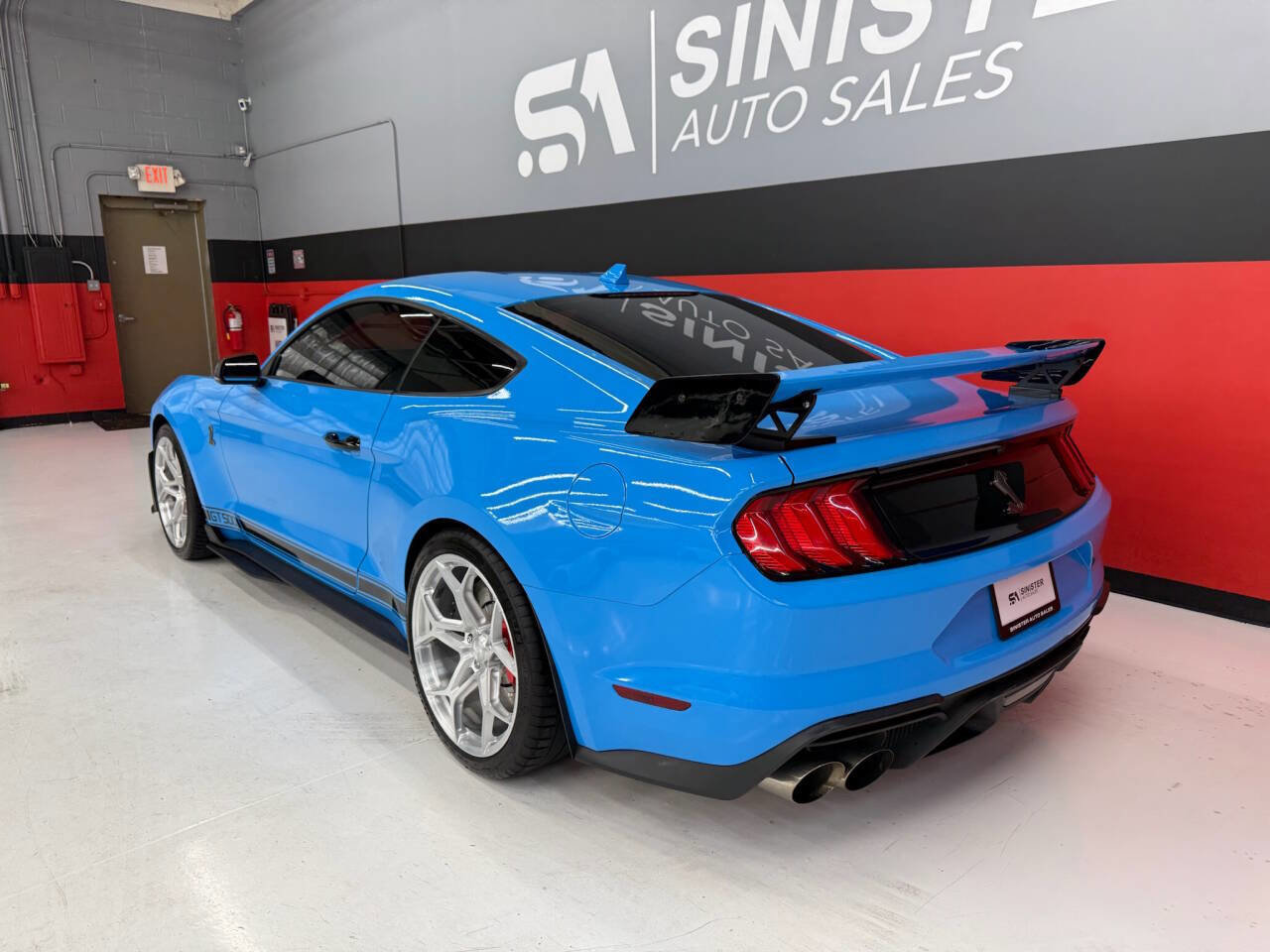 Used 2021 Ford Mustang Shelby GT500 w/ Technology Package image 16