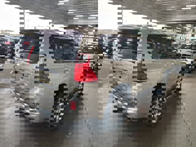 Used 2012 Lexus GX 460 w/ Comfort Plus Pkg image 19