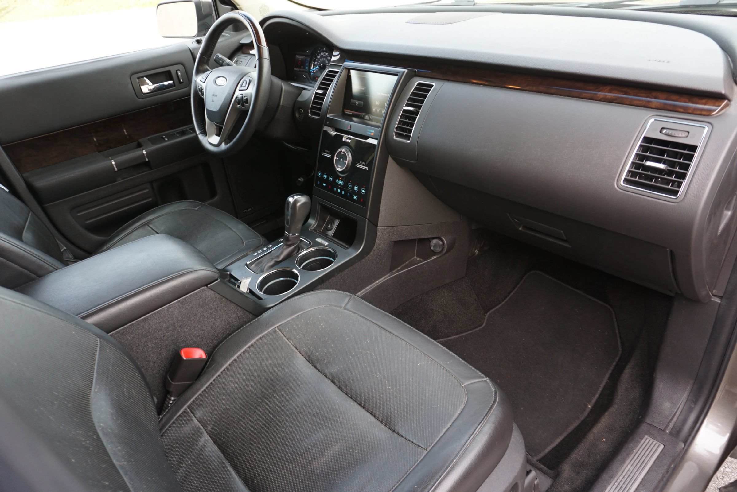Used 2014 Ford Flex Limited w/ Equipment Group 301A FWD image 16