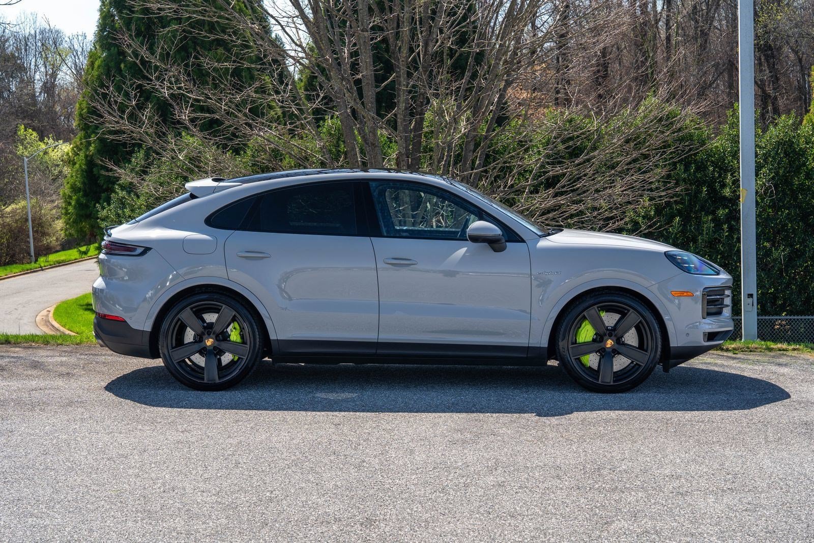 Certified 2025 Porsche Cayenne S w/ Premium Package Plus AWD/4WD image 9