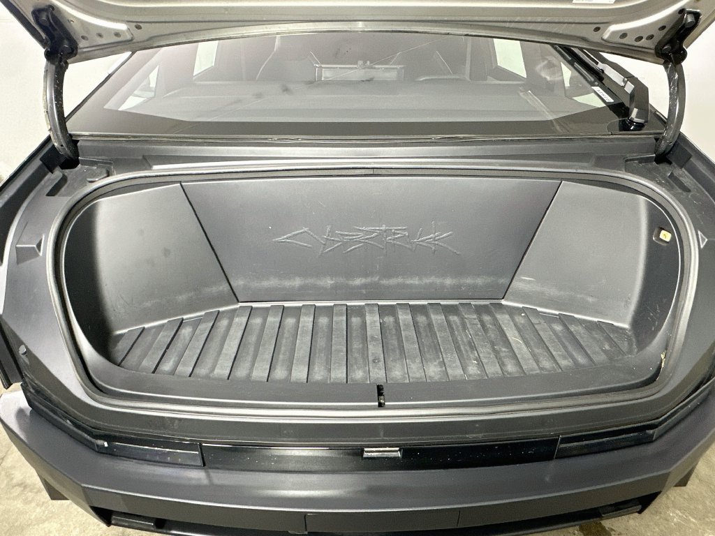Used 2025 Tesla Cybertruck AWD Crew Cab image 10