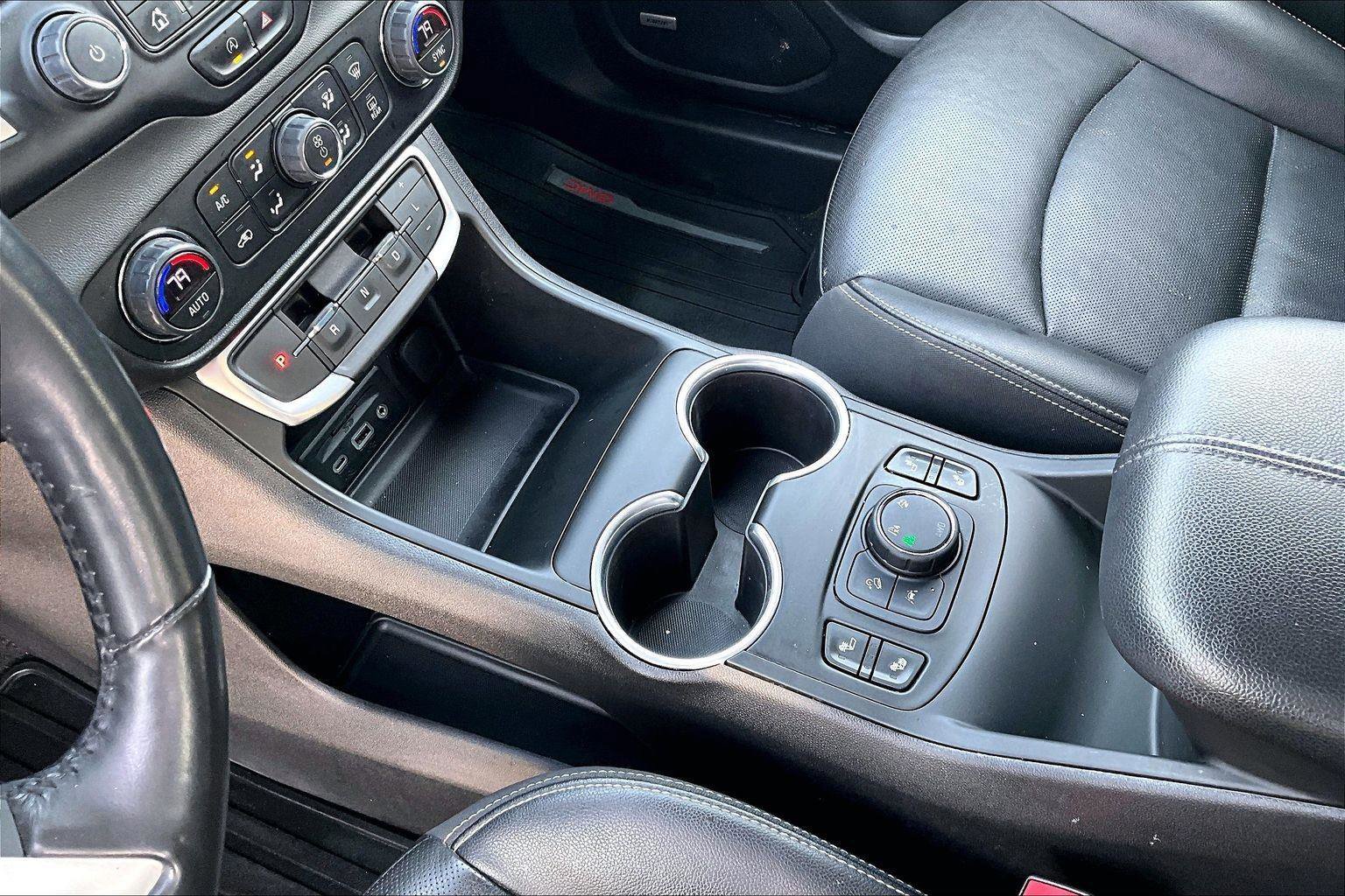 Used 2022 GMC Terrain SLT w/ Infotainment Package II image 16