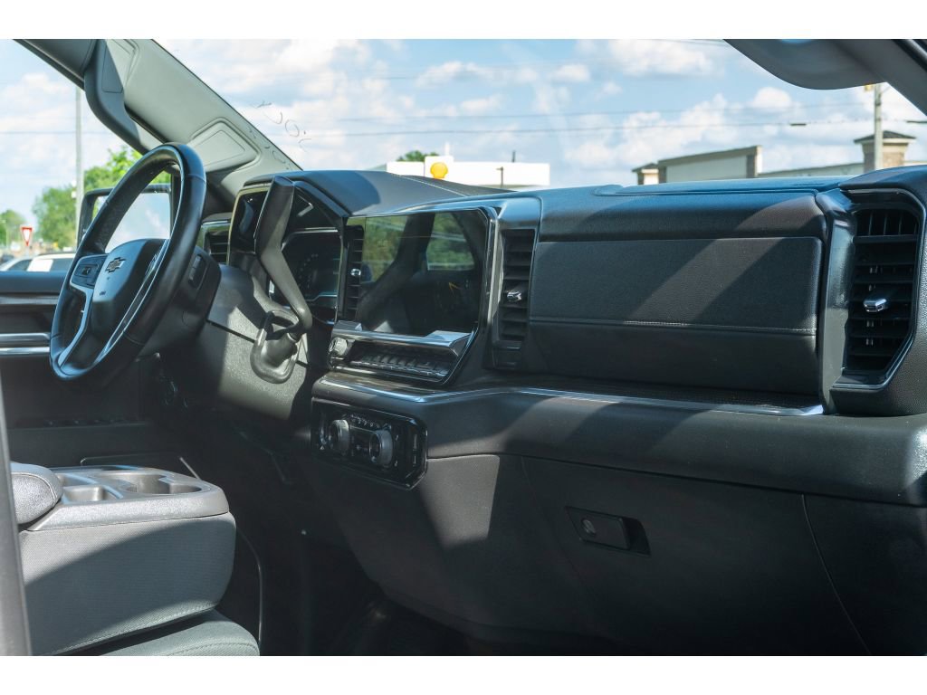 Used 2023 Chevrolet Silverado 1500 LT AWD/4WD image 17