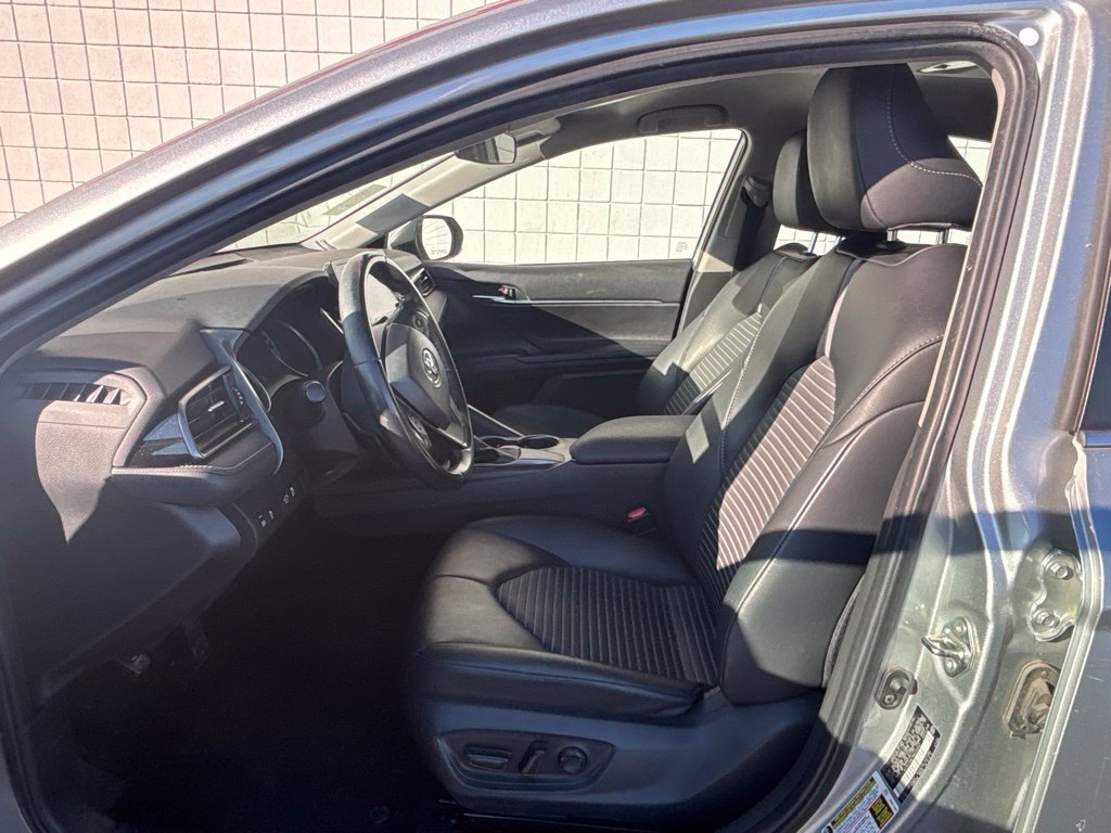 Used 2021 Toyota Camry SE FWD image 4