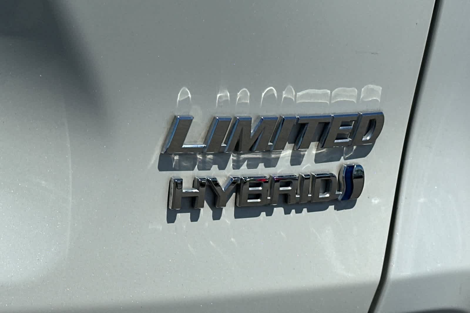 Used 2020 Toyota RAV4 Limited AWD/4WD image 33