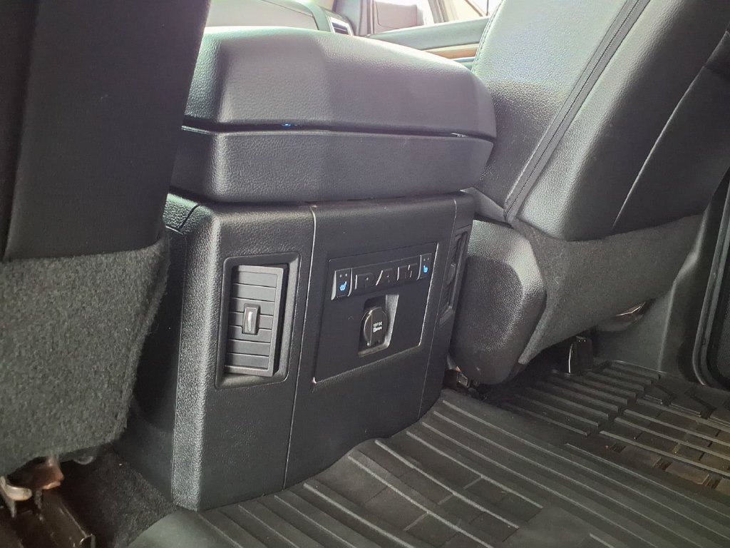 Used 2013 RAM 1500 Laramie w/ Convenience Group AWD/4WD image 15