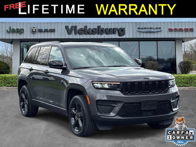 Used 2023 Jeep Grand Cherokee Altitude AWD/4WD image 1