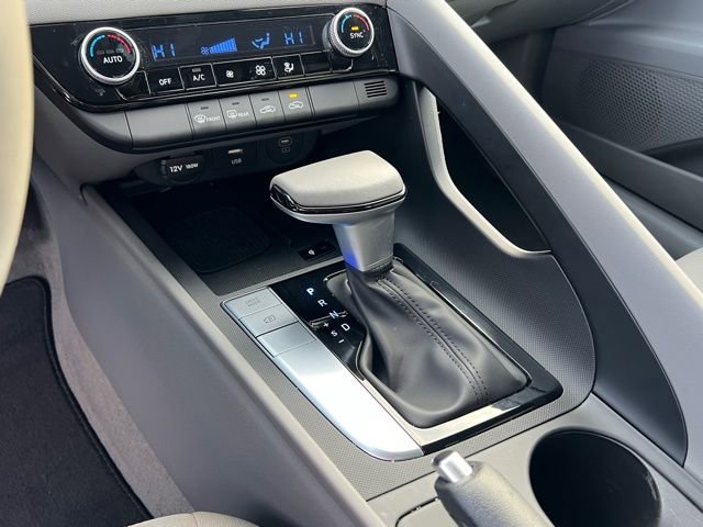 Certified 2025 Hyundai Elantra Sport image 20
