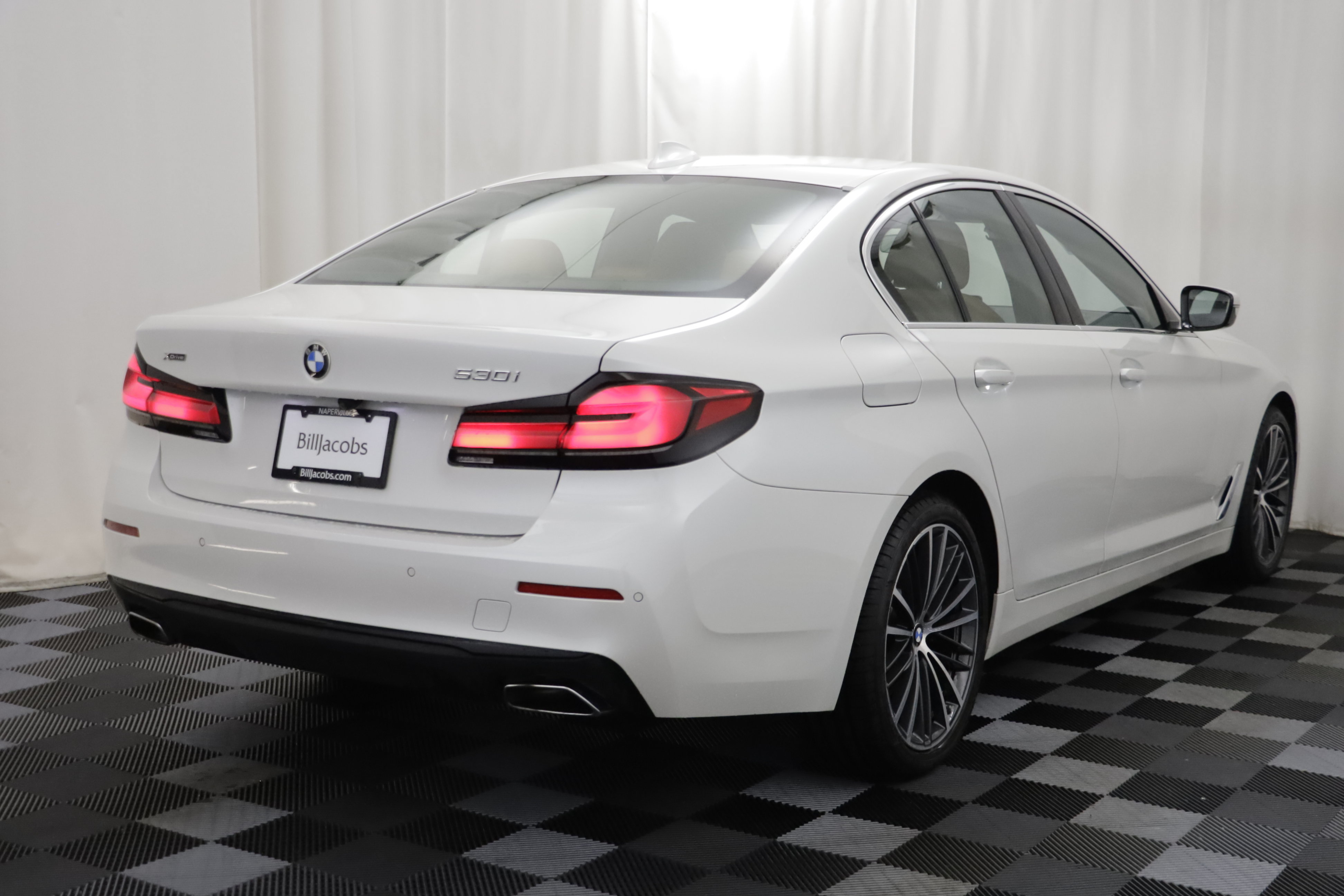 Used 2023 BMW 530i xDrive w/ Premium Package AWD/4WD image 17