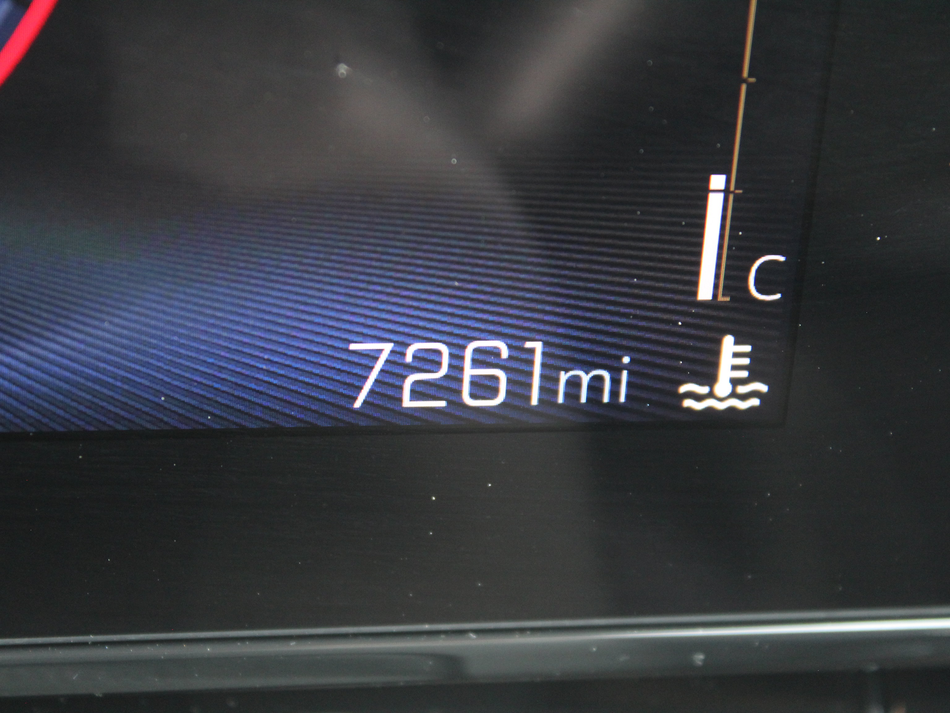 Used 2025 Chevrolet Trax RS FWD image 17