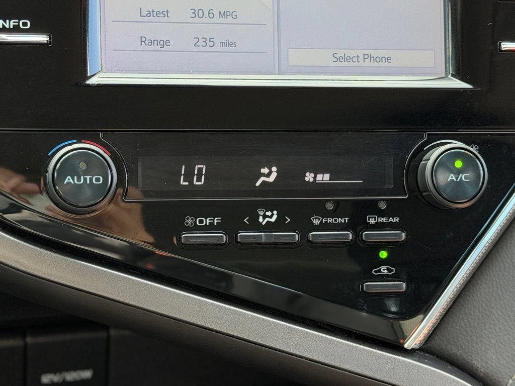 Used 2018 Toyota Camry SE w/ Moonroof Package FWD image 14