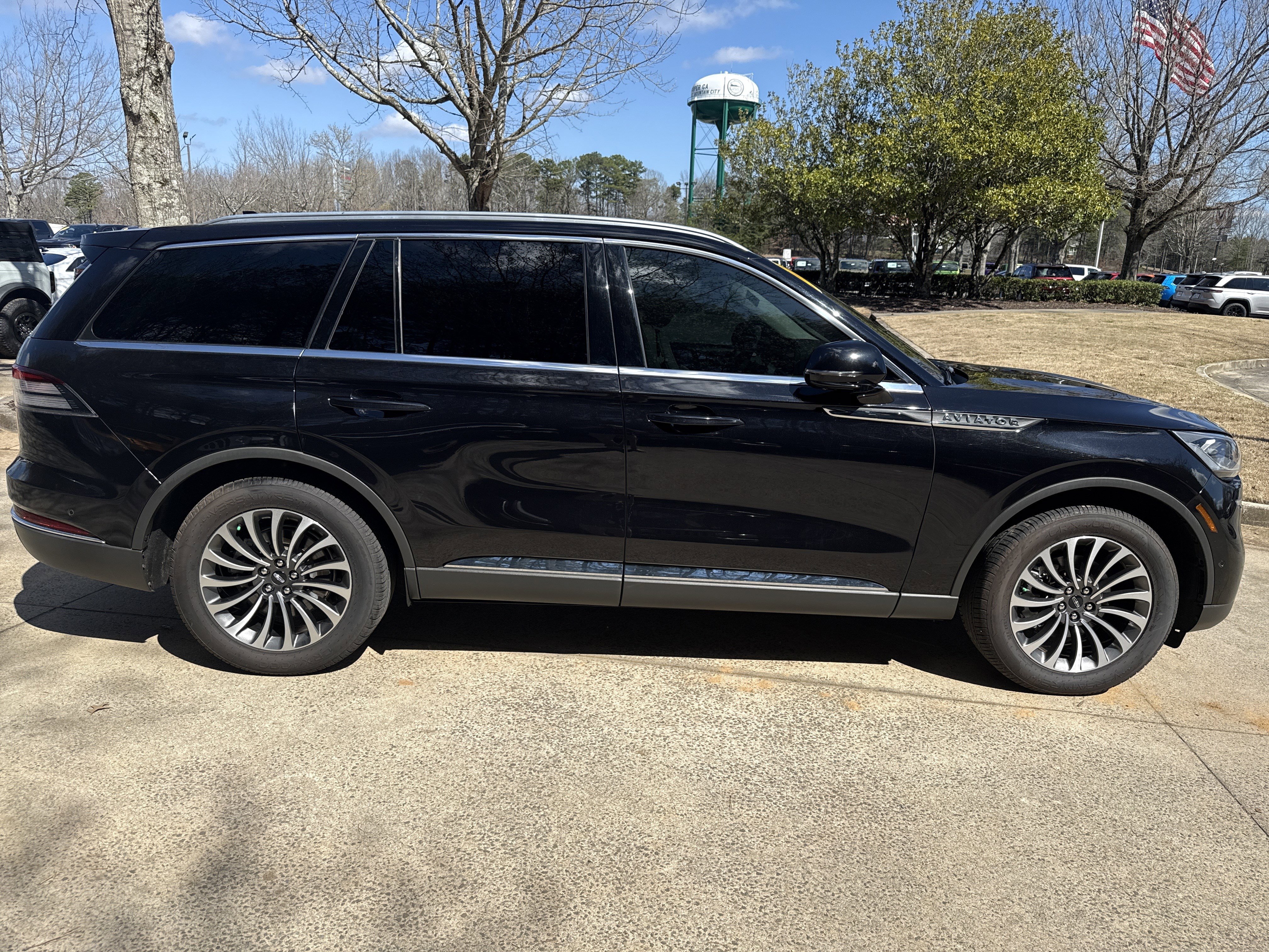 Used 2022 Lincoln Aviator Reserve w/ Equipment Group 201A image 8