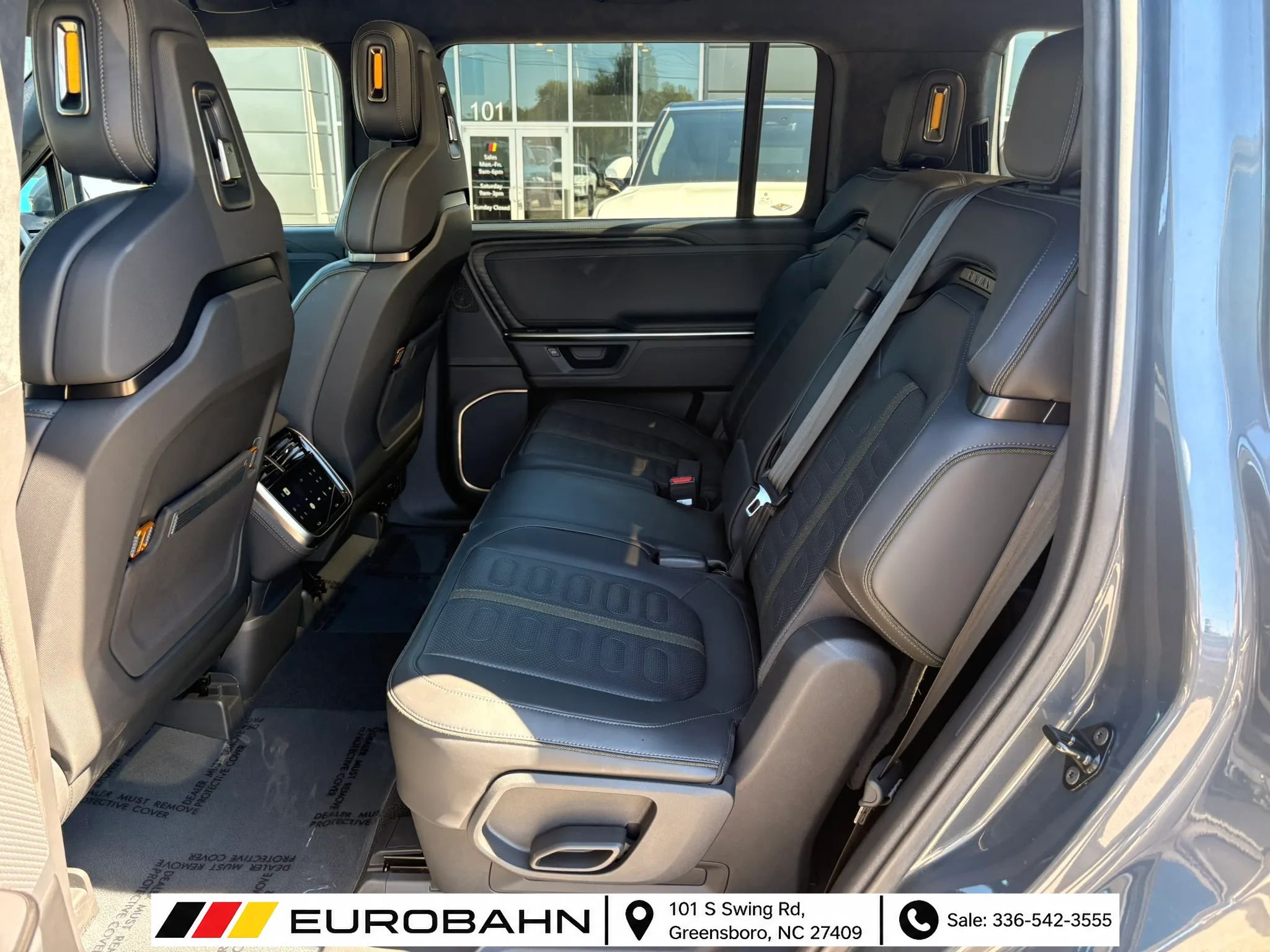 Used 2025 Rivian R1S Adventure Dual AWD/4WD image 10