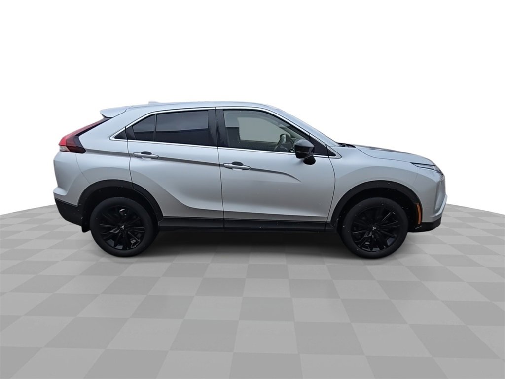 Used 2023 Mitsubishi Eclipse Cross LE image 9