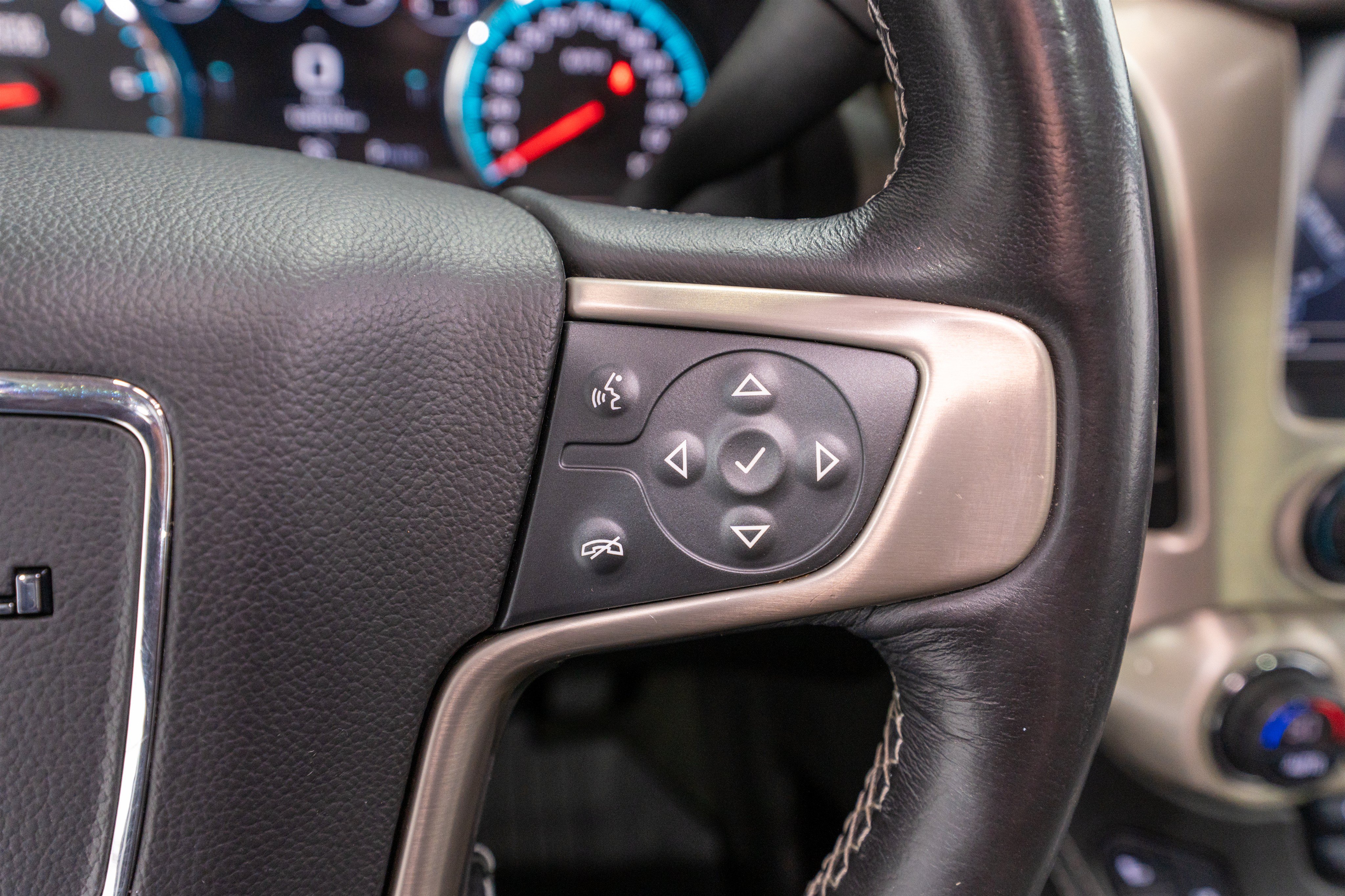 Used 2018 GMC Yukon Denali AWD/4WD image 26