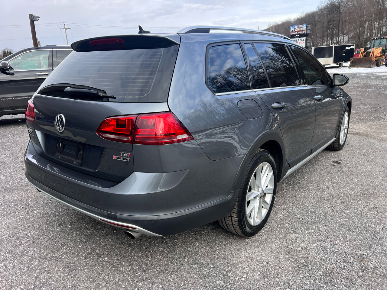 Used 2017 Volkswagen Golf Alltrack S image 7