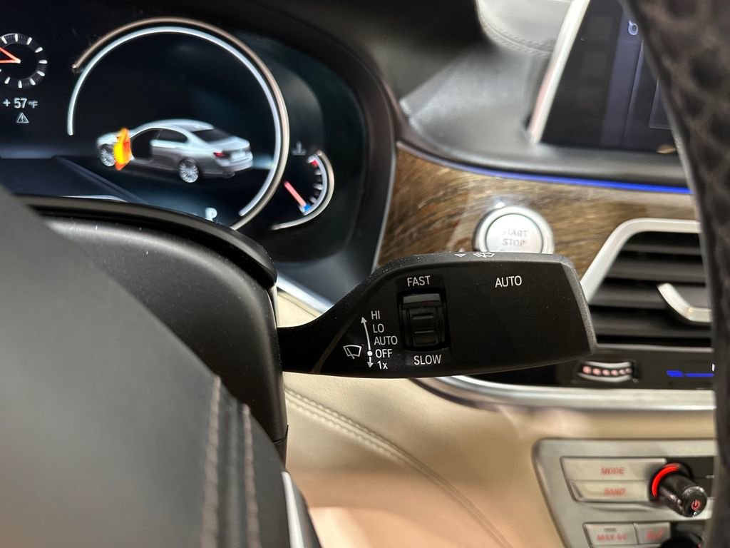 Used 2018 BMW 750i xDrive image 24