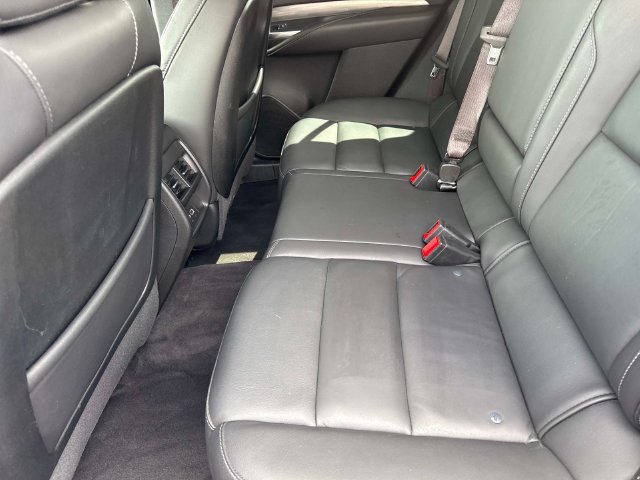 Used 2025 Cadillac XT4 Premium Luxury FWD image 13