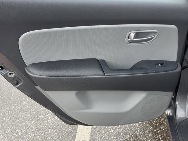 Used 2009 Hyundai Elantra GLS FWD image 25
