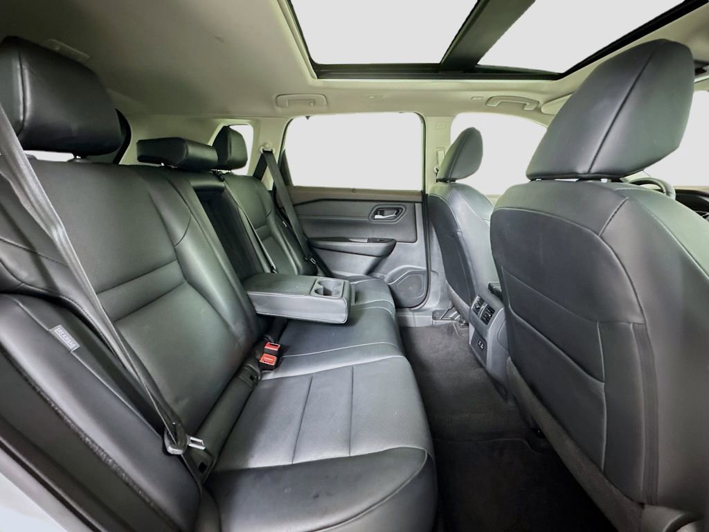 Used 2023 Nissan Rogue SV w/ SV Premium Package image 24