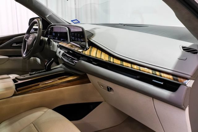Used 2021 Cadillac Escalade ESV Sport Platinum RWD image 16