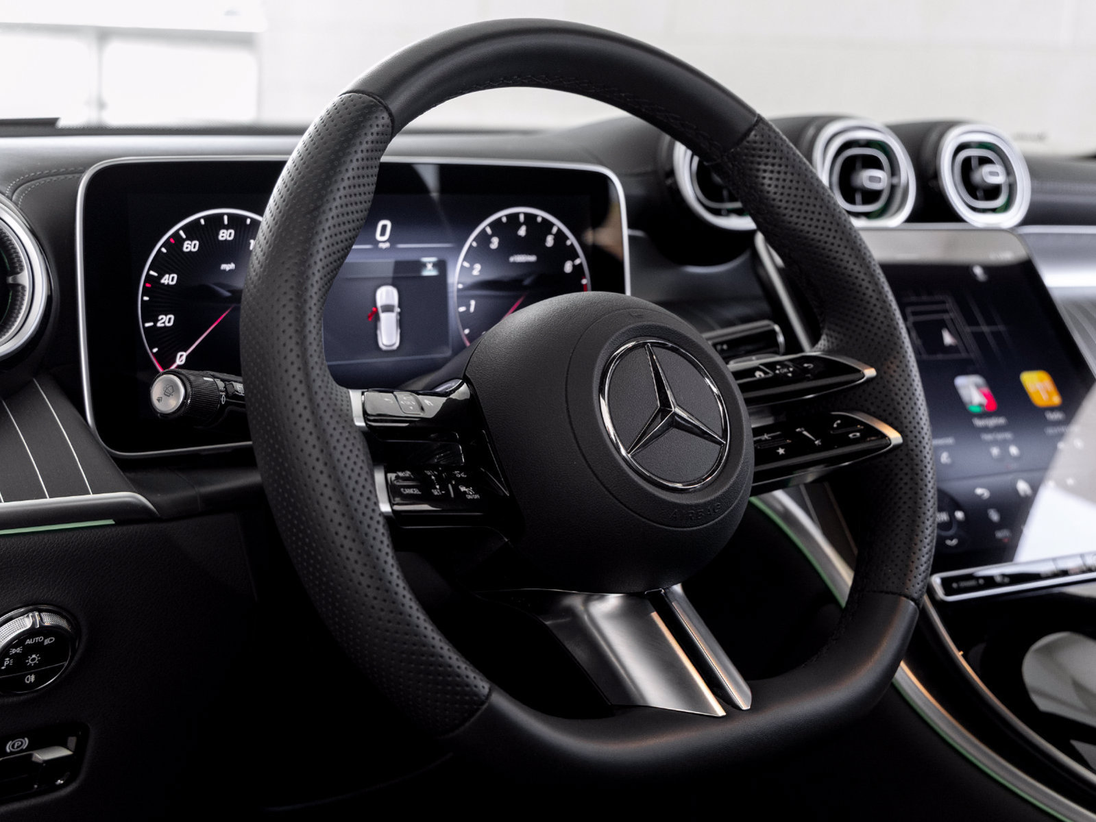 Used 2026 Mercedes-Benz GLC 300 image 14