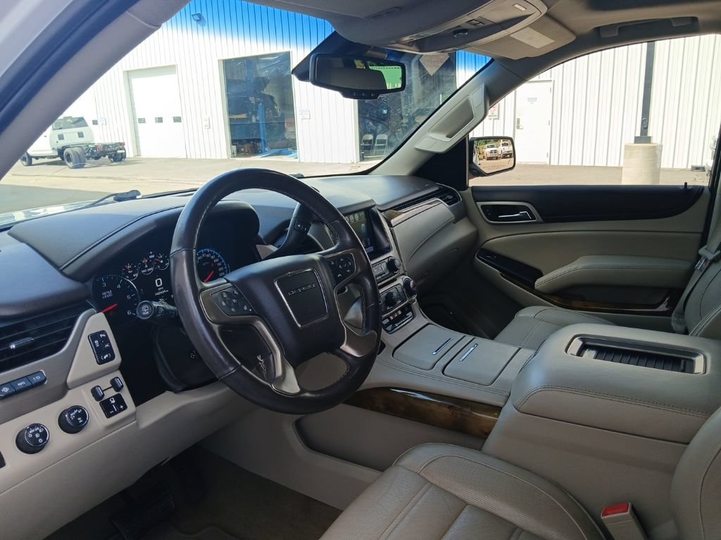 Used 2017 GMC Yukon XL Denali w/ Open Road Package AWD/4WD image 34