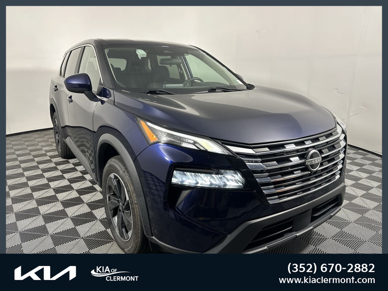 Used 2024 Nissan Rogue SV