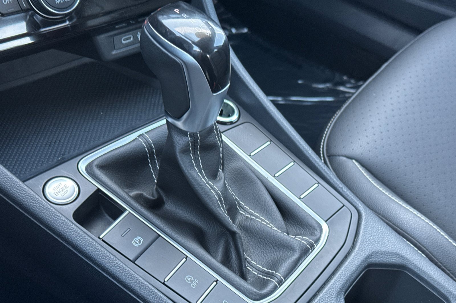 Used 2024 Volkswagen Jetta SE image 23