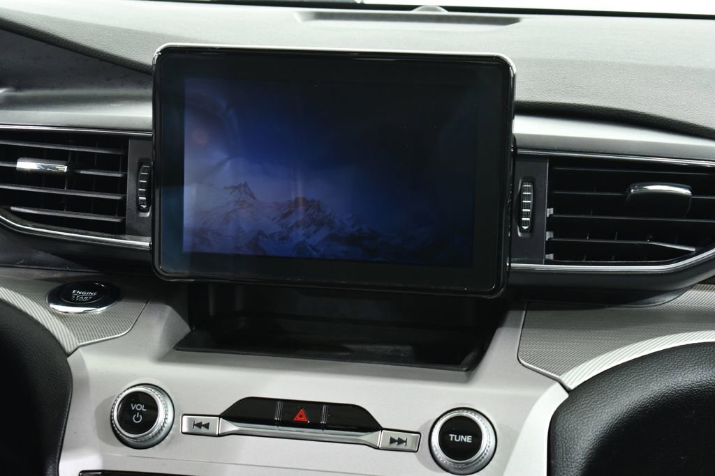 Used 2023 Ford Explorer XLT w/ Equipment Group 202A image 9