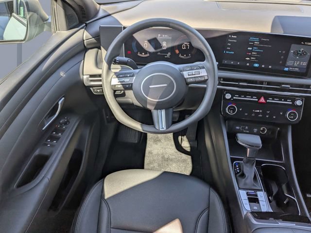 Used 2025 Hyundai Santa Cruz SEL FWD image 16