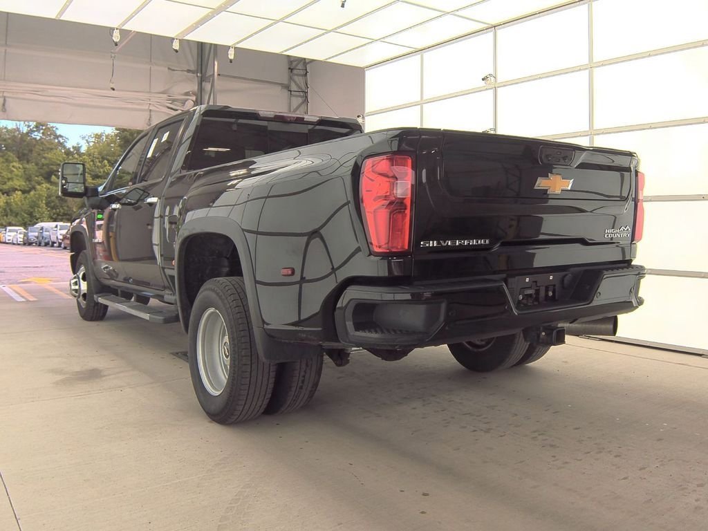 Used 2023 Chevrolet Silverado 3500 High Country image 4