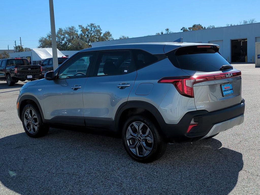 Used 2024 Kia Seltos LX image 7