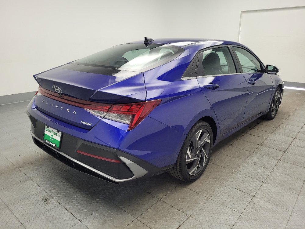 Used 2025 Hyundai Elantra Limited FWD image 9