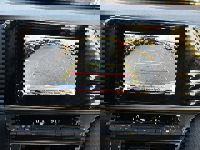 Used 2025 Toyota Camry SE image 29