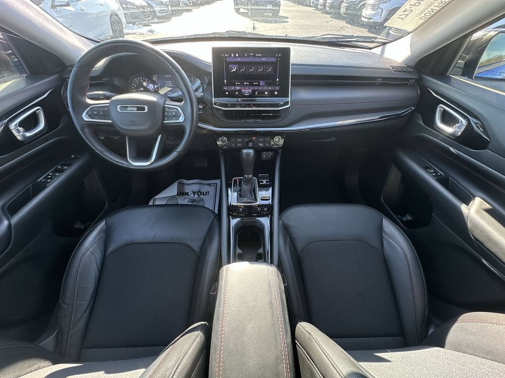 Used 2022 Jeep Compass Trailhawk w/ Trailhawk Convenience Group AWD/4WD image 20