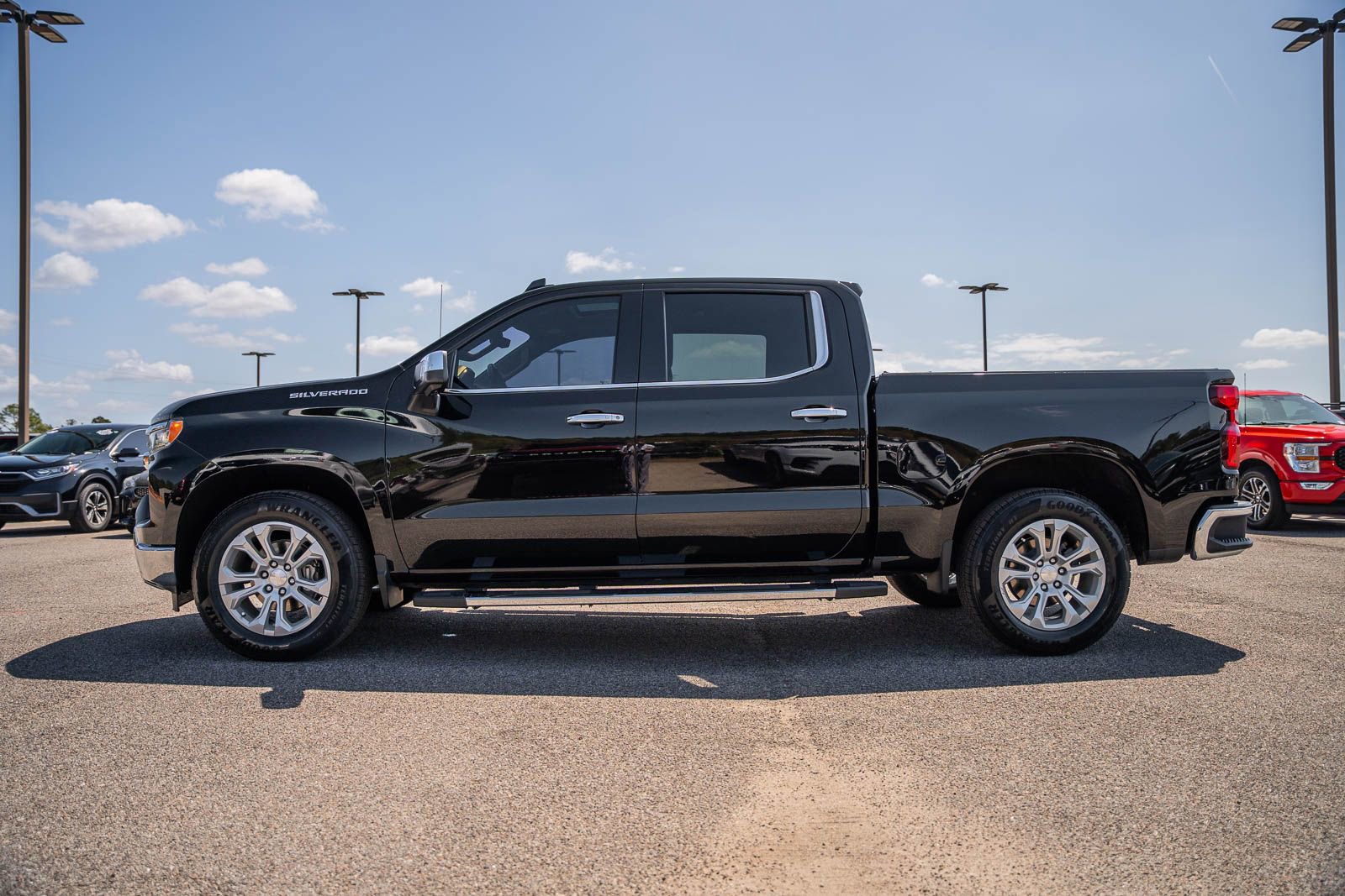 Used 2022 Chevrolet Silverado 1500 LTZ w/ LTZ Premium Package image 4